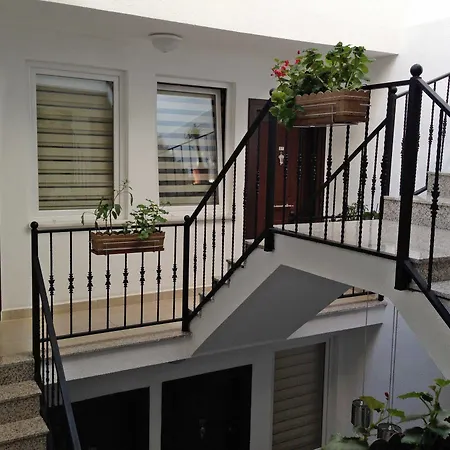 מלון דירות Atrium