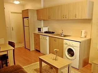 Atrium 3*